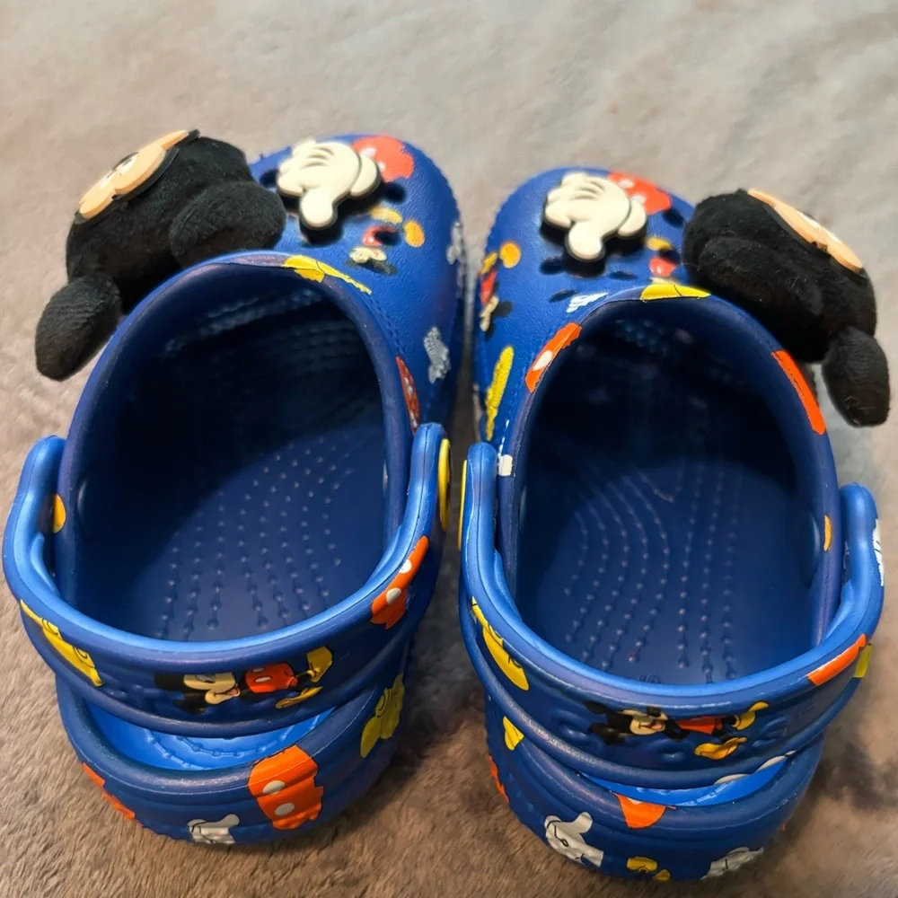 CROCS Blue Disney Mickey Mouse Toddler size 6 Iconic Jibbitz Charms Boy Girl - Picture 6 of 7